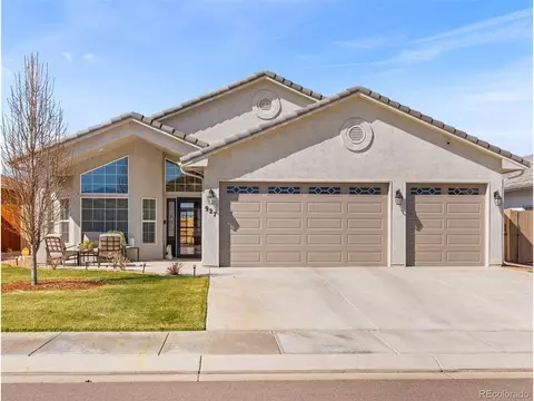 927 Plumcrest Dr, Pueblo, CO 81005