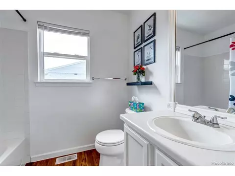 Bath - 19078 E Hampden Dr, Aurora, CO 80013 photo 2 of 6
