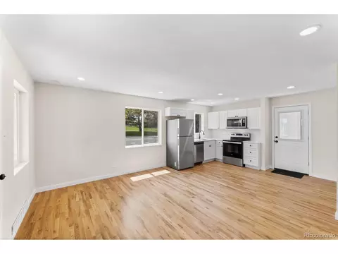 3401 Cherry St, Denver, CO 80207 photo 8