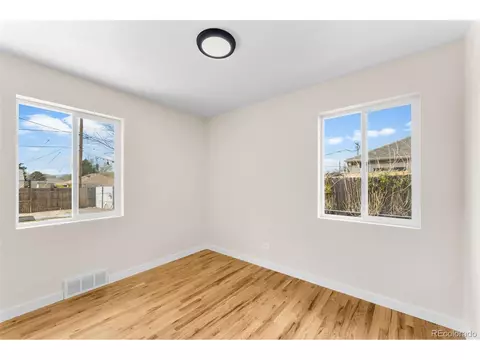3401 Cherry St, Denver, CO 80207 photo 29