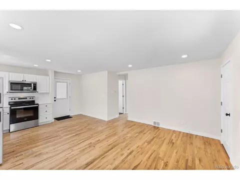 3401 Cherry St, Denver, CO 80207 photo 10