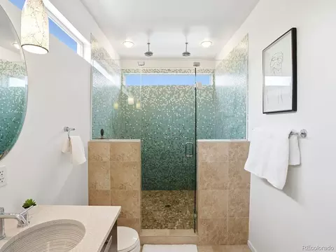 Bath - 471 24th St, Denver, CO 80205 photo 2 of 7