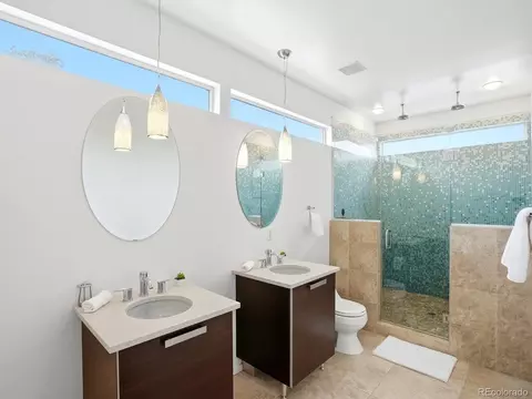 Bath - 471 24th St, Denver, CO 80205 photo 3 of 7