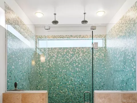 Bath - 471 24th St, Denver, CO 80205 photo 5 of 7