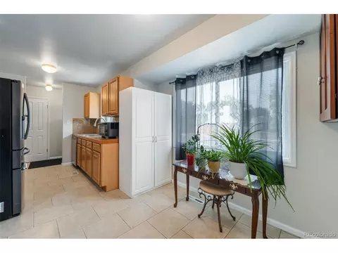 Kitchen - 14990 E 10th Ave, Aurora, CO 80011 photo 3 of 5