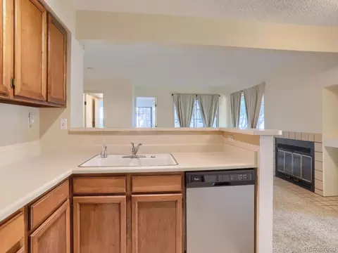 Kitchen - 4819 White Rock Cir #E, Boulder, CO 80301 photo 2 of 2