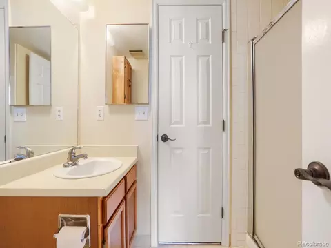 Bath - 4819 White Rock Cir #E, Boulder, CO 80301 photo 1 of 3