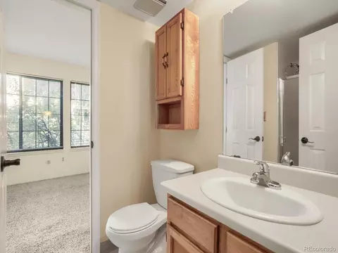Bath - 4819 White Rock Cir #E, Boulder, CO 80301 photo 2 of 3