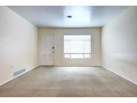 928 Scranton St, Aurora, CO 80011 photo 2