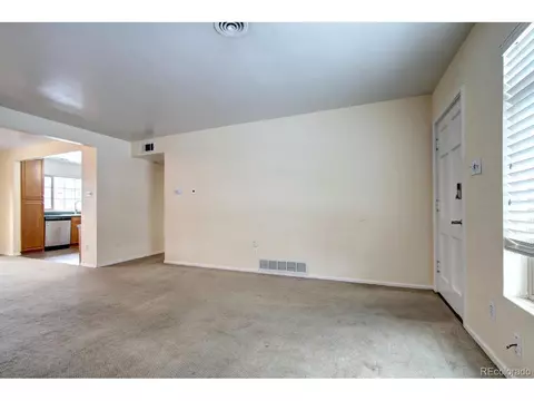 928 Scranton St, Aurora, CO 80011 photo 4
