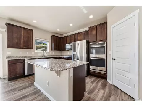 Kitchen - 5562 Clarence Dr, Windsor, CO 80550 photo 2 of 4