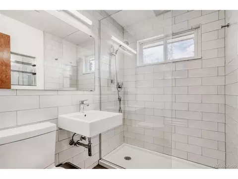 Bath - 405 S 43rd St, Boulder, CO 80305 photo 1 of 2