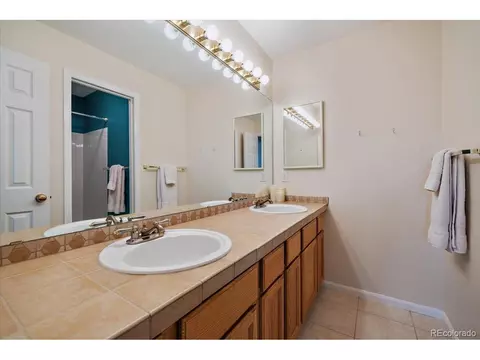 18121 E Adriatic Pl, Aurora, CO 80013 photo 24