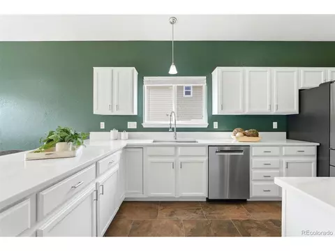 Kitchen - 9865 Buffalo St, Firestone, CO 80504 photo 4 of 5