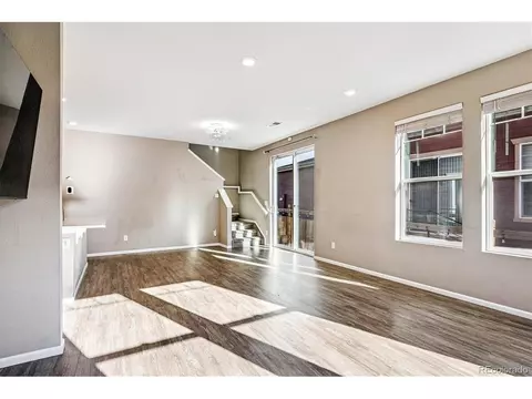 Living - 21832 E Quincy Cir, Aurora, CO 80015 photo 2 of 4