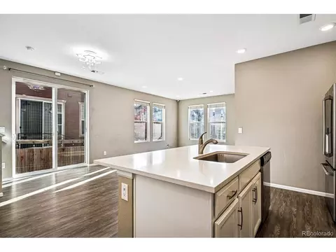 Kitchen - 21832 E Quincy Cir, Aurora, CO 80015 photo 4 of 4