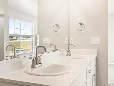 Undisclosed, Aurora, CO 80018 photo 32
