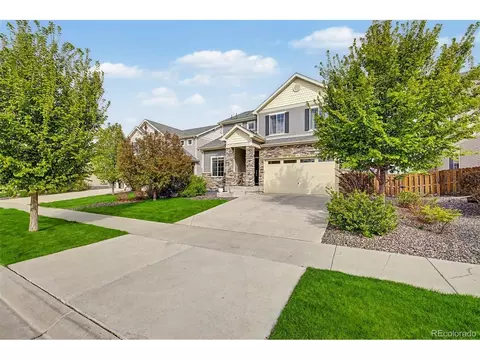 36 S Newcastle Way, Aurora, CO 80018