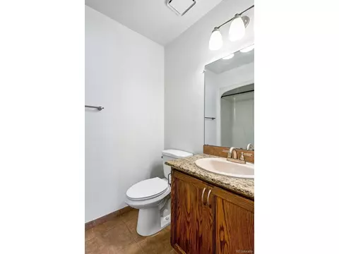 Bath - 12583 E Pacific Cir #D, Aurora, CO 80014 photo 2 of 4