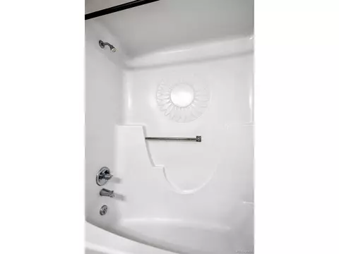 Bath - 12583 E Pacific Cir #D, Aurora, CO 80014 photo 3 of 4