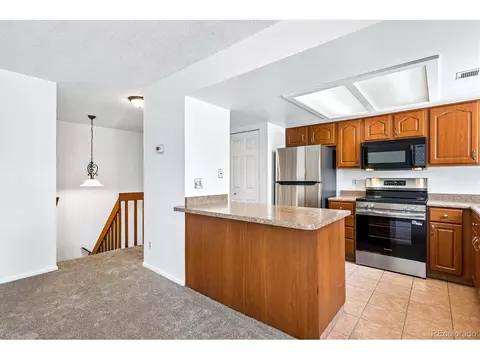 Kitchen - 12583 E Pacific Cir #D, Aurora, CO 80014 photo 4 of 8