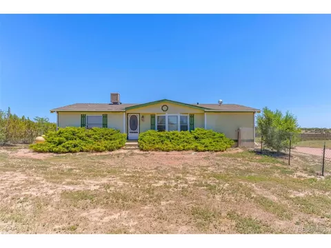 980 Q St, Penrose, CO 81240