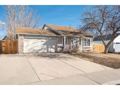 19727 E Oxford Dr, Aurora, CO 80013 photo 1