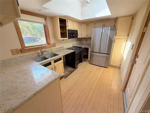 Kitchen - 733 Cypress Dr, Boulder, CO 80303 photo 1 of 2