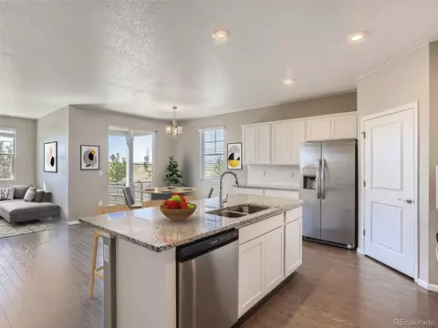 26762 E Byers Ave, Aurora, CO 80018 photo 4