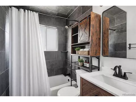 Bath - 177 45th Ave, Greeley, CO 80634 photo 1 of 1