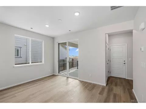 Living - 5192 Gardner Pkwy, Longmont, CO 80504 photo 2 of 4