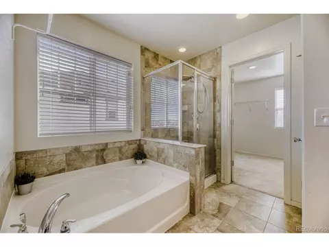 Bath - 19121 E Pacific Pl, Aurora, CO 80013 photo 2 of 5