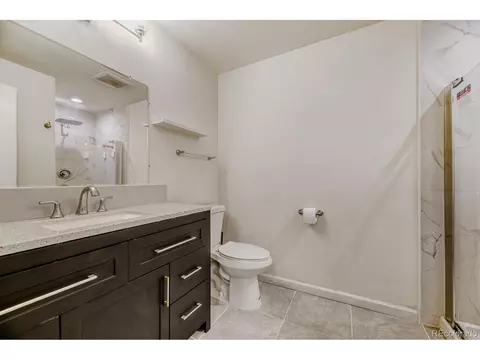 Bath - 19121 E Pacific Pl, Aurora, CO 80013 photo 4 of 5