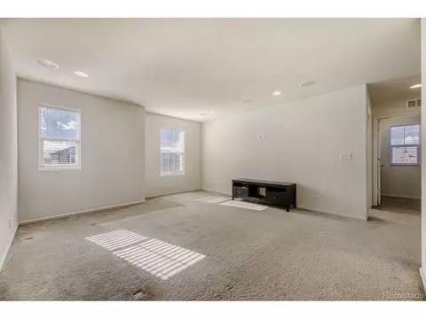 Living - 19121 E Pacific Pl, Aurora, CO 80013 photo 4 of 7