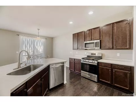 Kitchen - 19121 E Pacific Pl, Aurora, CO 80013 photo 3 of 4