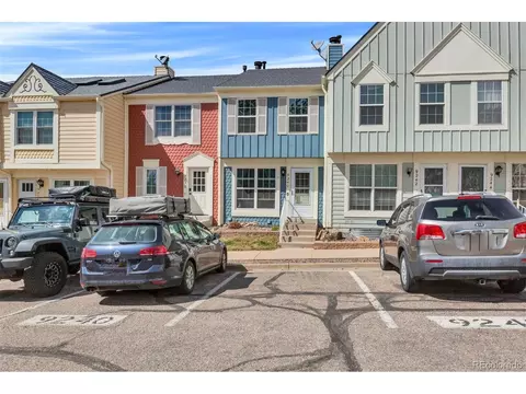 9240 W Ontario Dr, Littleton, CO 80128