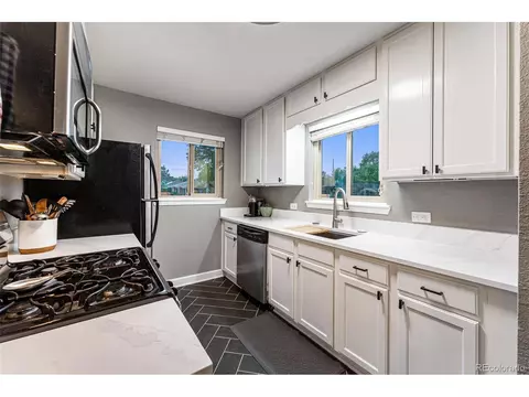 3325 E 31st Ave, Denver, CO 80205 photo 11
