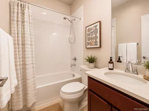 Bath - 10080 E 59th Dr, Denver, CO 80238 photo 2 of 5