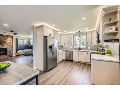 21 Douglas Dr, Broomfield, CO 80020