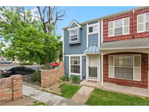 15711 E 13th Pl, Aurora, CO 80011 photo 1