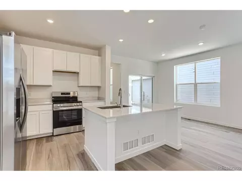 550 Aspen Ave, Bennett, CO 80102 photo 5