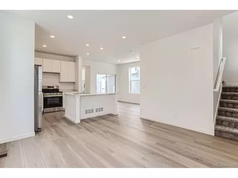 550 Aspen Ave, Bennett, CO 80102 photo 3