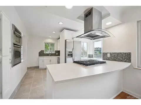 2916 Forest St, Denver, CO 80207 photo 8