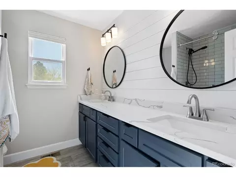 21484 E Crestline Ln, Centennial, CO 80015 photo 5