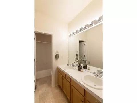 Bath - 7908 E 25th Ave, Denver, CO 80238 photo 4 of 5