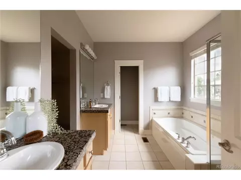 Bath - 7908 E 25th Ave, Denver, CO 80238 photo 2 of 5