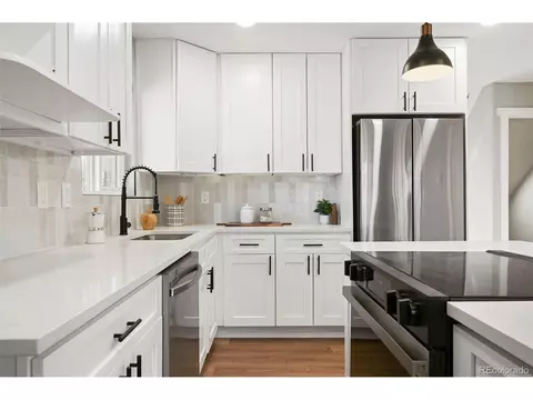 2890 S Sherman St, Englewood, CO 80113