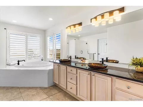 Bath - 22045 E Hoover Dr, Aurora, CO 80016 photo 2 of 6