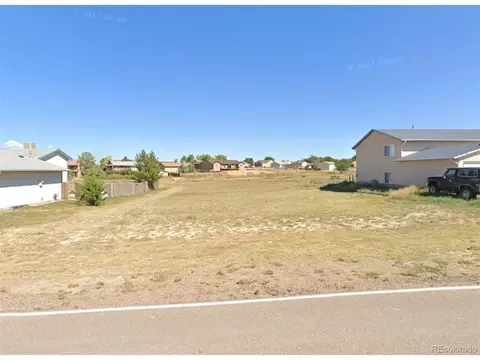 421 W Coral Dr, Pueblo, CO 81007
