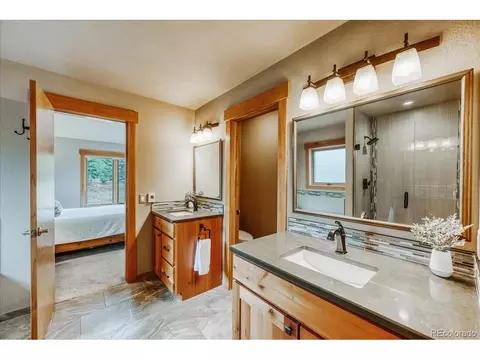 Bath - 27 Montane Ct, Dillon, CO 80435 photo 3 of 5
